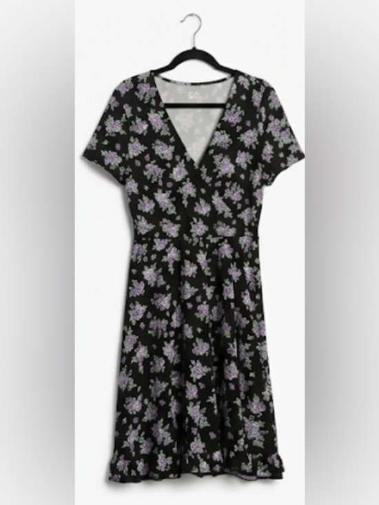 Dresses & Skirts - Black Floral V-Neck Dress with Lavender Print